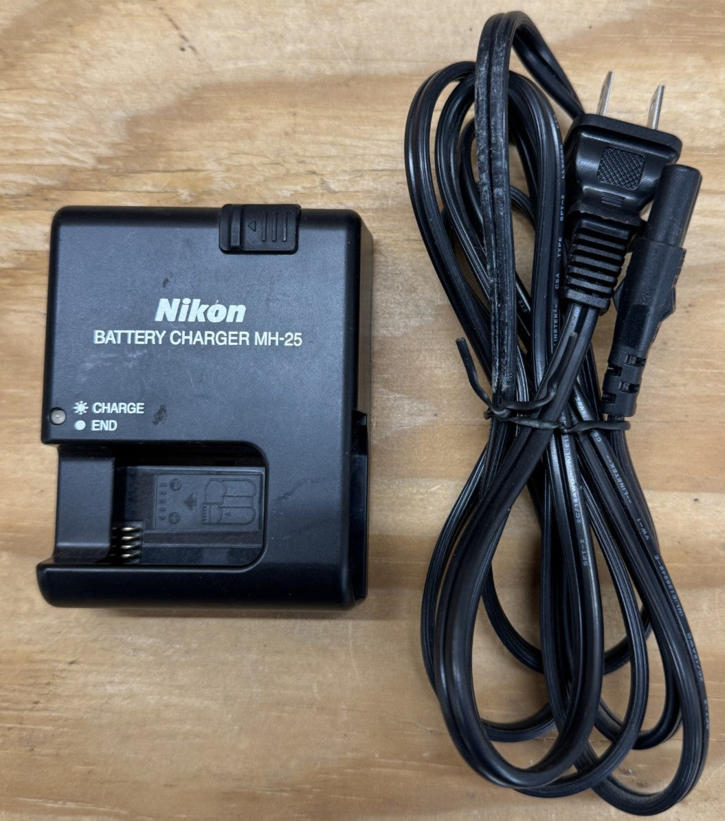*** USED *** Nikon MH-25 Battery Charger