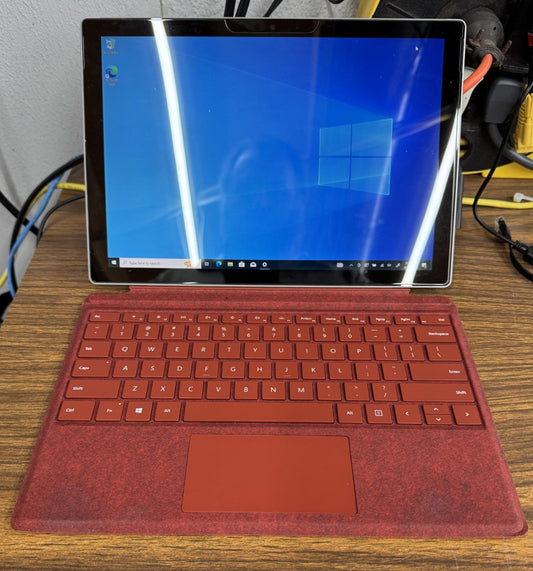 *** USED *** Surface Pro (5th Gen) - 128GB M 4GB M1796