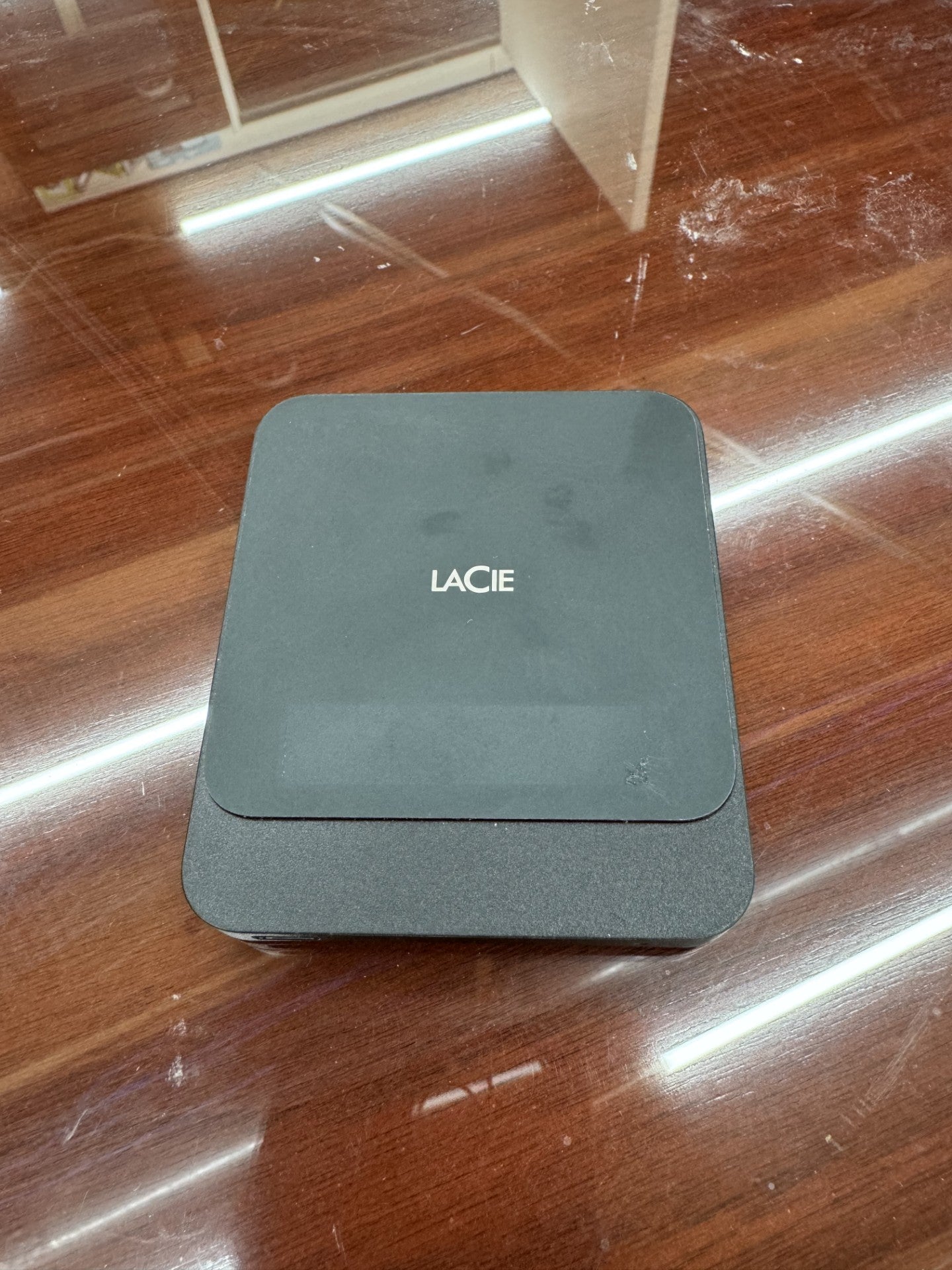 ***USED*** 1TB Lacie Mobile USB-C SSD( srd0fV0 / 2PC3P4-500 )