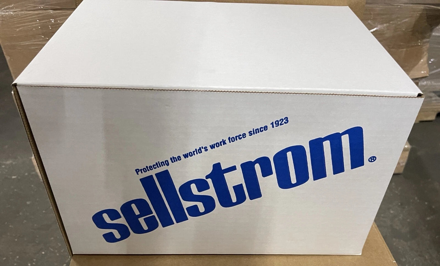NEW in box!!! Sellstrom 38340 Complete Protective Faceshield, With ZK1 Headgear & 36040 Window